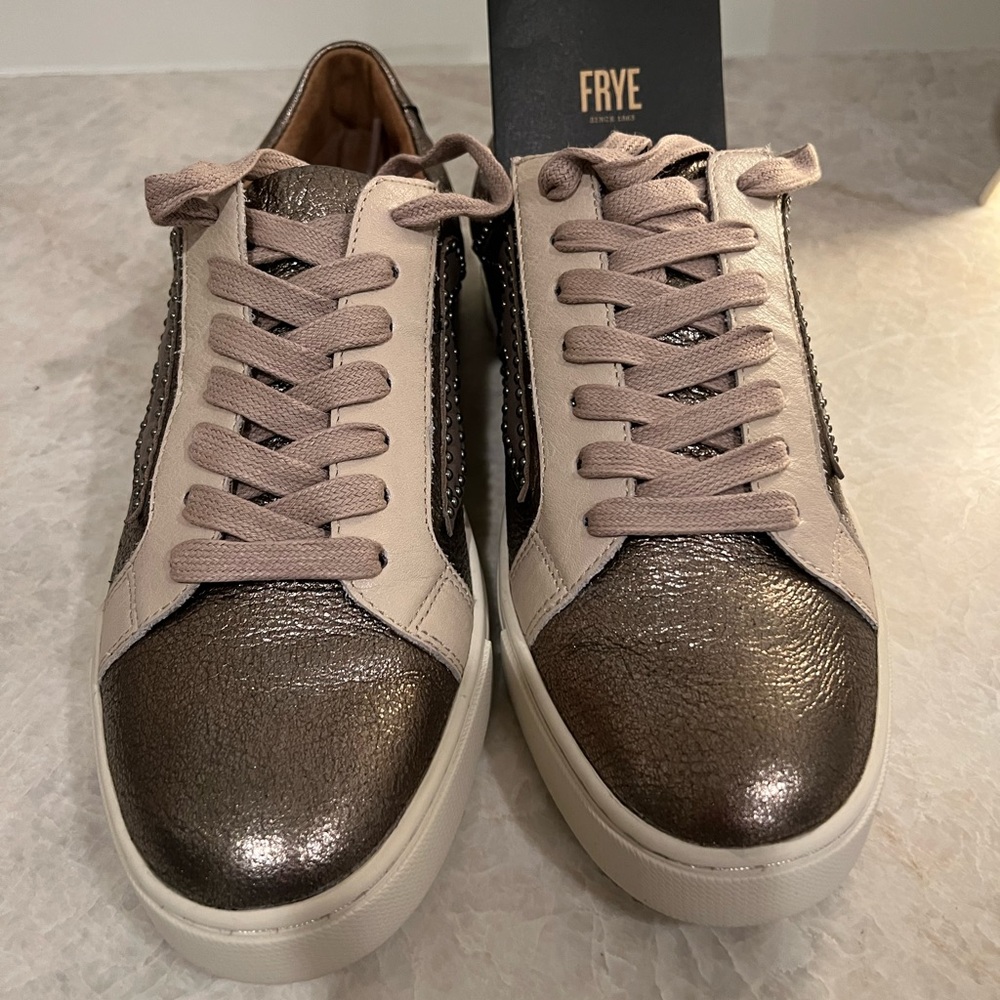 Frye IVY LOGO PATCH LOW Bronze and Beige Casual Sneakers